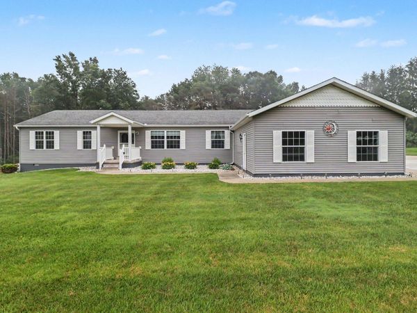 986 W Fox Farm Road, Manistee, MI 49660
