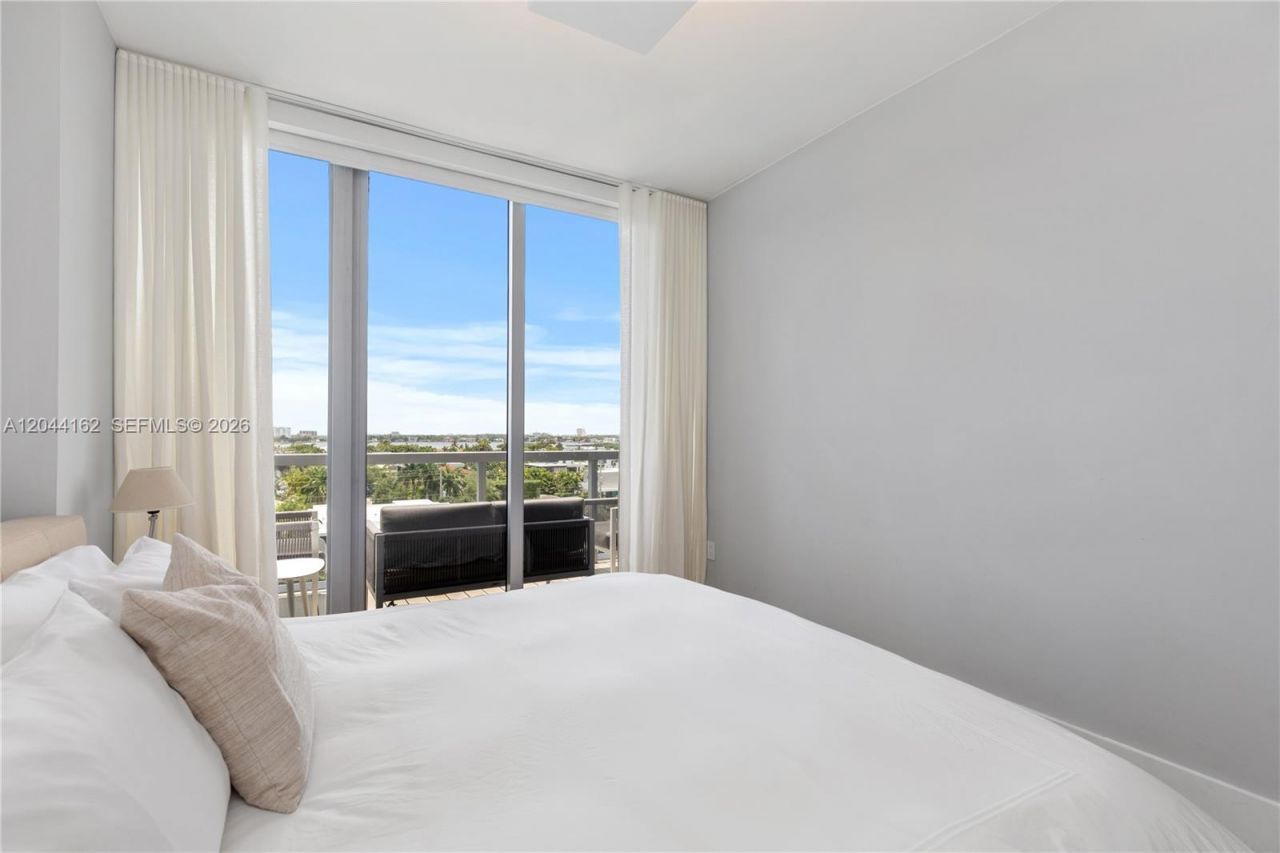 9940 W Bay Harbor Dr, Unit 7H-S, Bay Harbor Islands, FL 33154 Photo