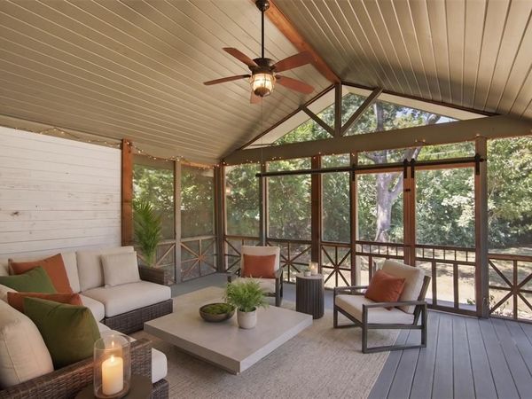 2307 Lawndale Drive, Dallas, TX 75211