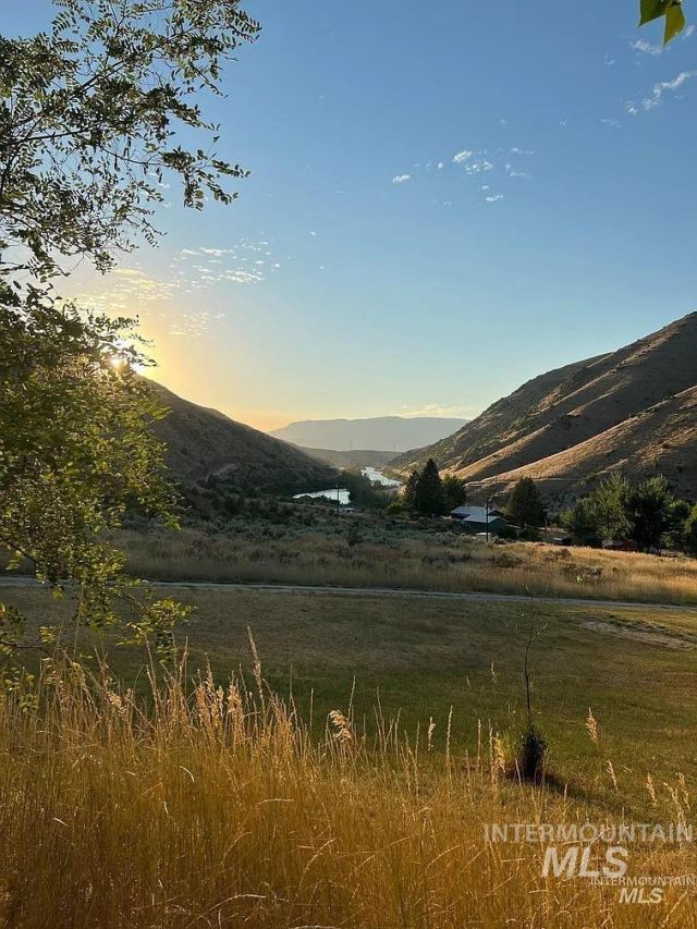 24 River Bluff Lane, Horseshoe Bend, ID 83629 Main Photo