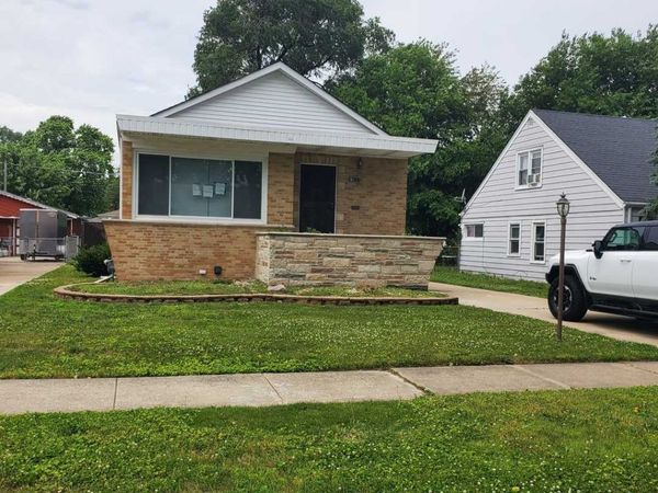 9224 Sproat Avenue , Oak Lawn, IL 60453