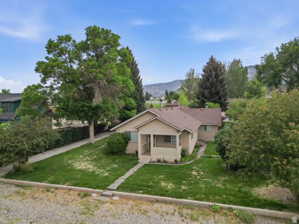 161 E 100 N, Bicknell, UT 84715