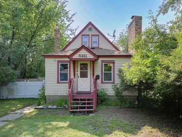 5311 Knox Avenue N, Brooklyn Center, MN 55430
