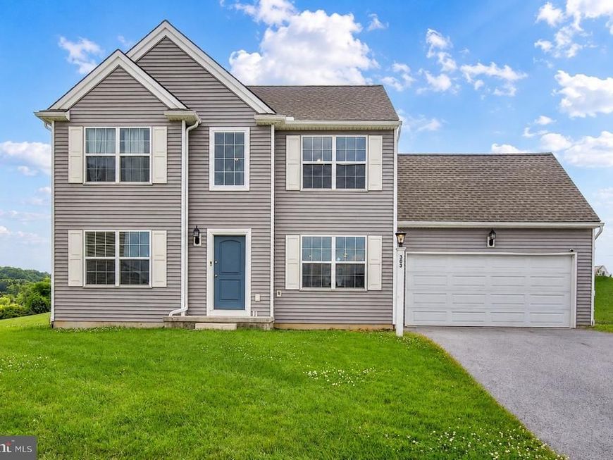 303 Magnolia Lane, New Providence, PA 17560 Main Photo
