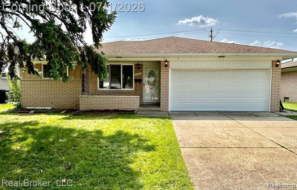 11304 Hemlock Drive, Sterling Heights, MI 48312 Main Photo