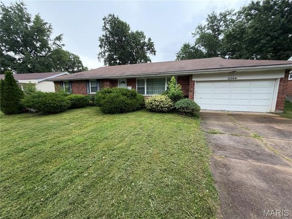 10044 Grosvenor Drive, Riverview, MO 63137