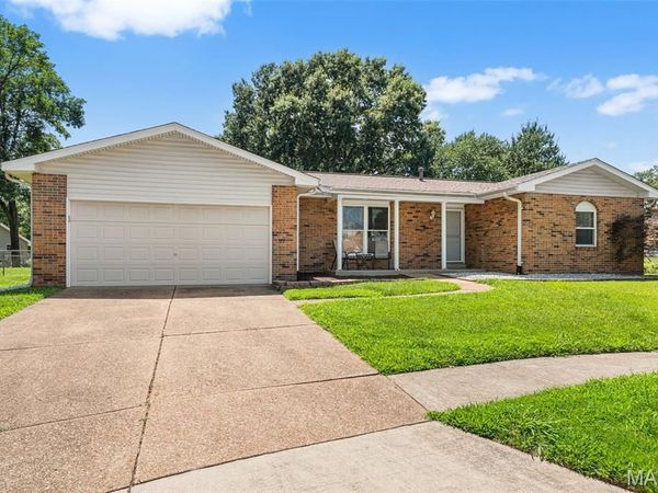 5863 Stonehorse Court, St Louis, MO 63129