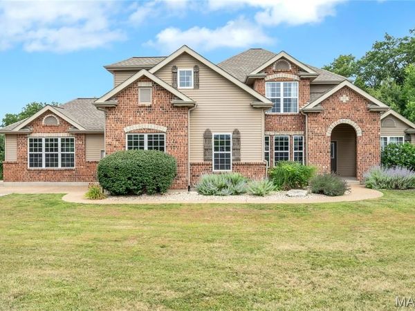 1 Cedar Lake Court, Troy, MO 63379
