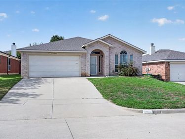10208 Dallam Lane, Fort Worth, TX 76108