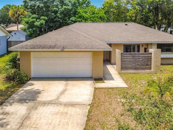 800 WAVECREST DRIVE , ORLANDO, FL 32807