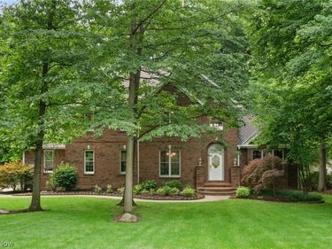 189 Ballantrae Drive, Sagamore Hills, OH 44067