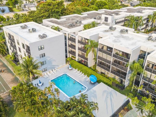 1021 Mockingbird Lane, Unit 211, Plantation, FL 33324