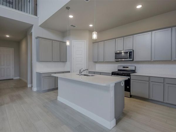 424 Burrow Drive, Waxahachie, TX 75167