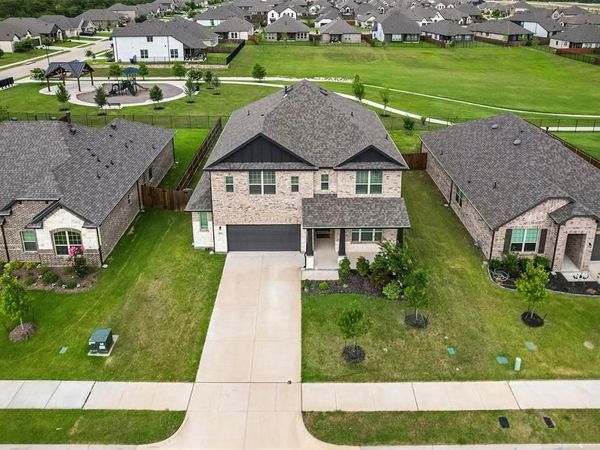 424 Burrow Drive, Waxahachie, TX 75167