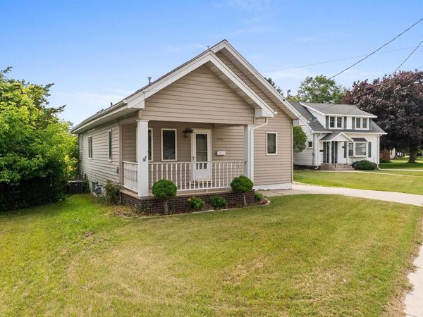 2906 Forest AVENUE, Two Rivers, WI 54241