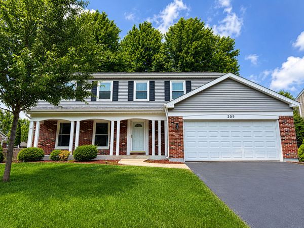 209 Briarheath Lane , Naperville, IL 60565