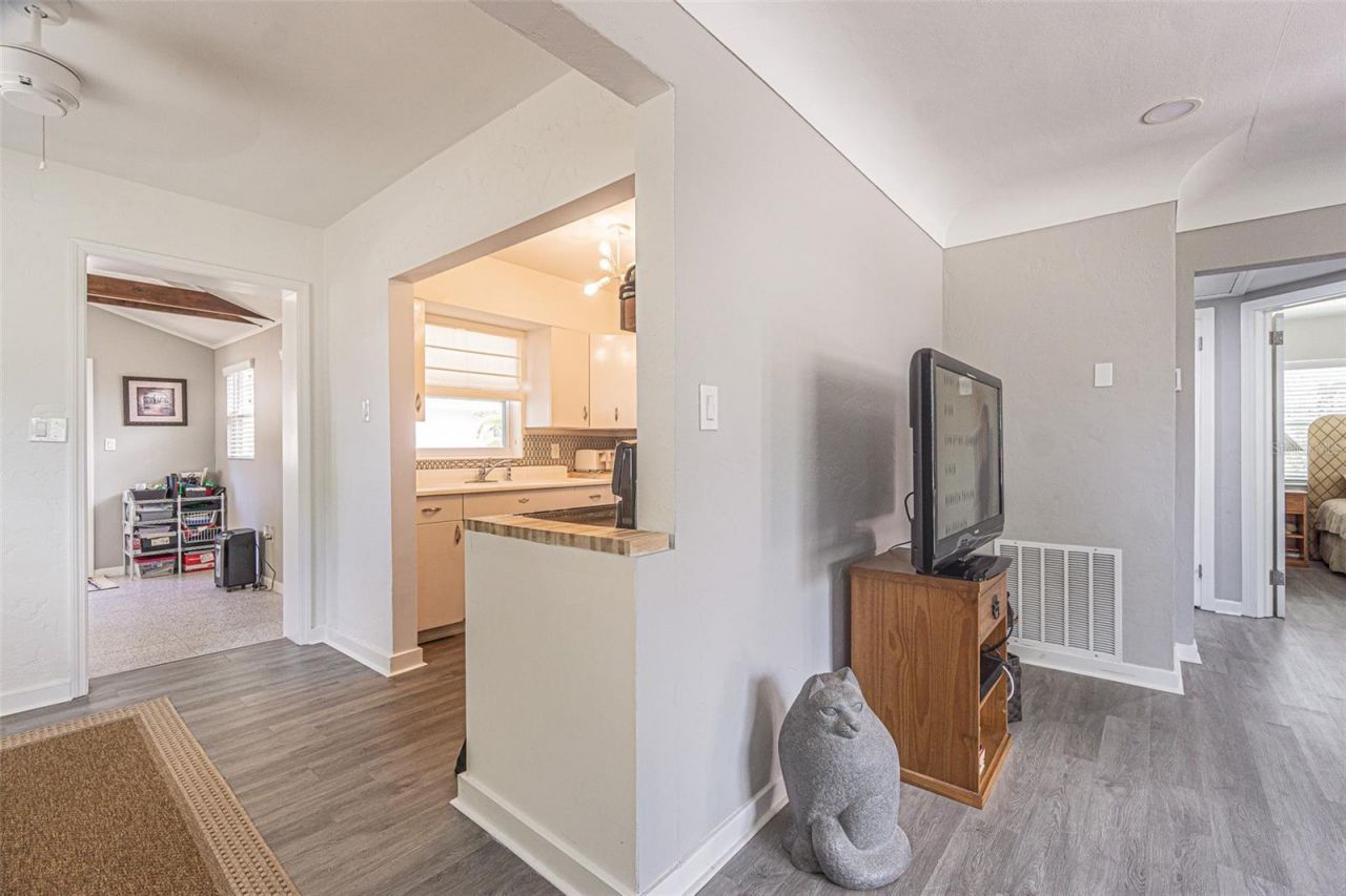 3030 14th Street N, Saint Petersburg, FL 33704 Photo