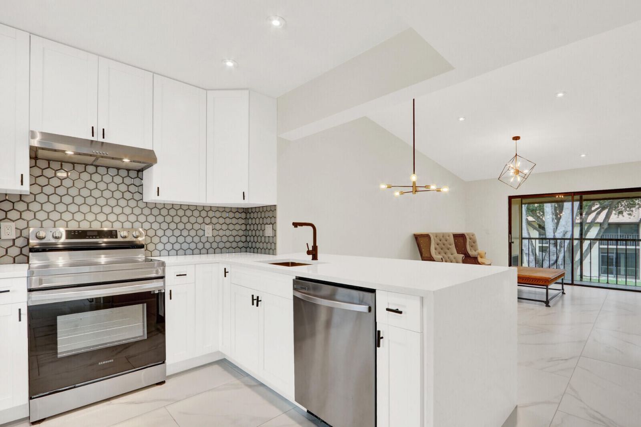 21938 Remsen Terrace, Unit 203, Boca Raton, FL 33433 Photo