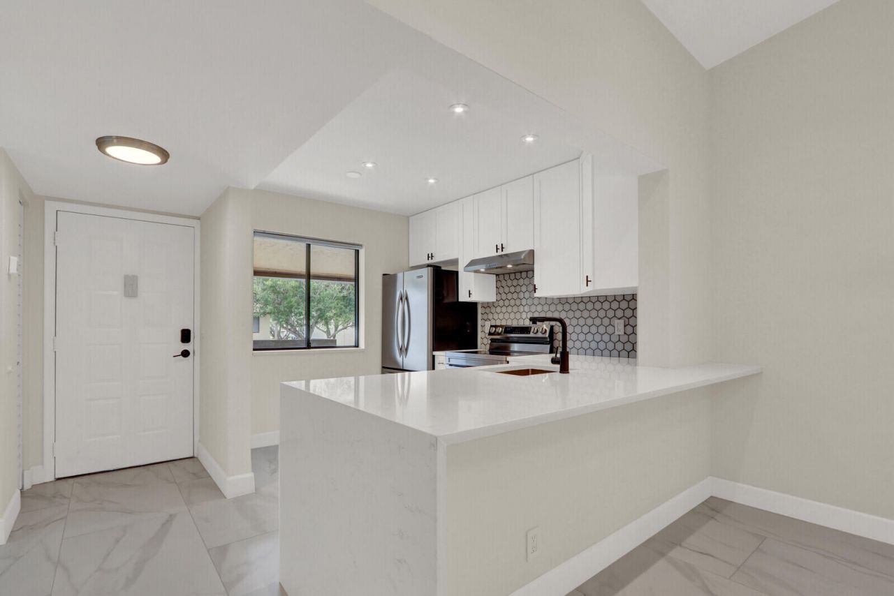 21938 Remsen Terrace, Unit 203, Boca Raton, FL 33433 Photo