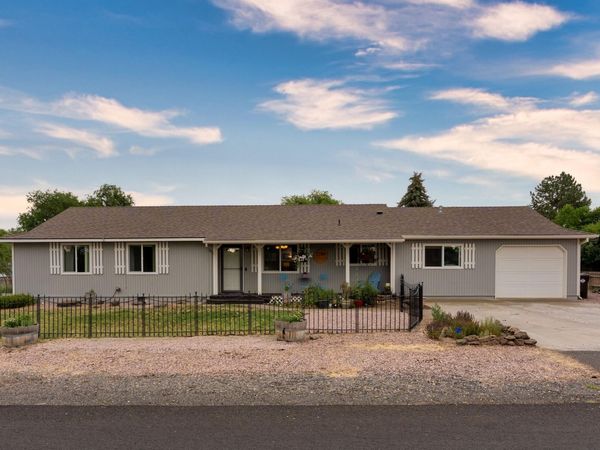 2284 NW 13th Street, Redmond, OR 97756