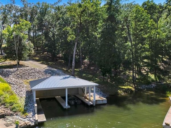 7003 Lake Point Drive , Perryville, MO 63775