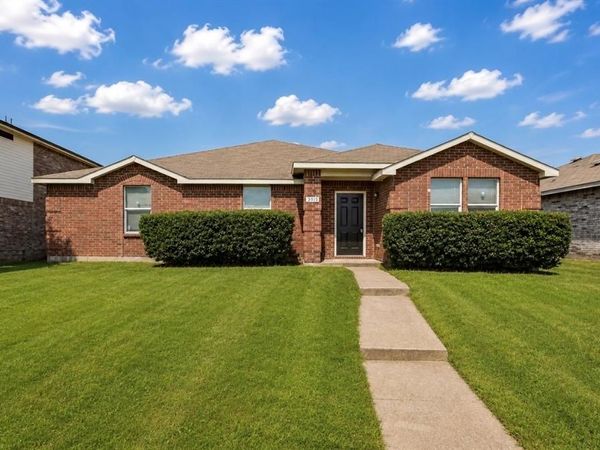 3015 Goldenrod Drive, Lancaster, TX 75134