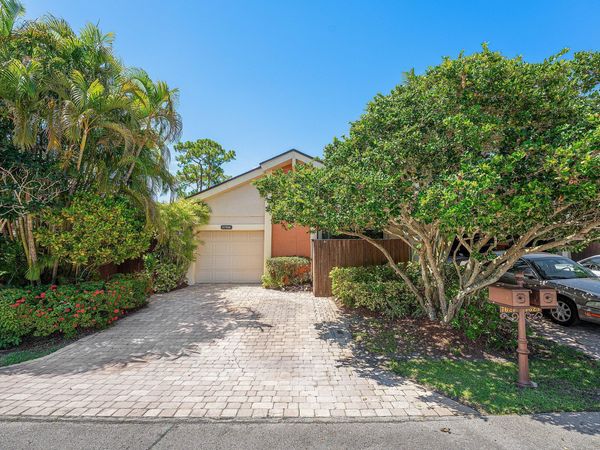 7627 Sierra Drive W, Boca Raton, FL 33433