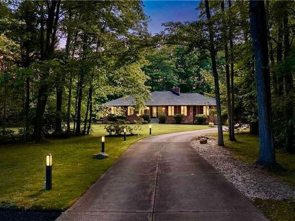 4830 Som Center Road , Moreland Hills, OH 44022