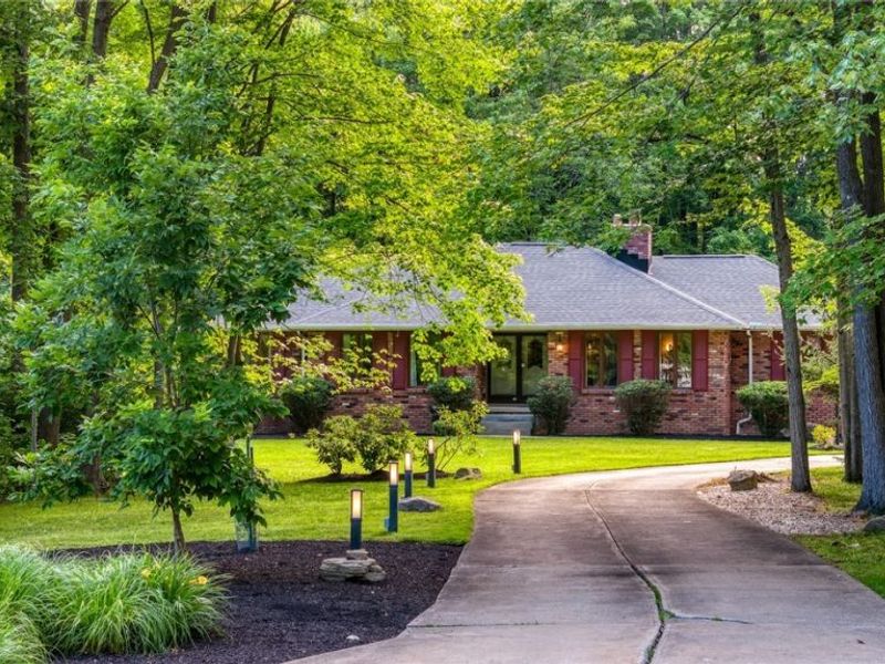 4830 Som Center Road, Moreland Hills, OH 44022 Photo 2