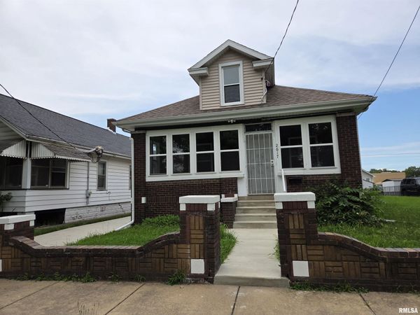 2617 W MARQUETTE Street, Peoria, IL 61605