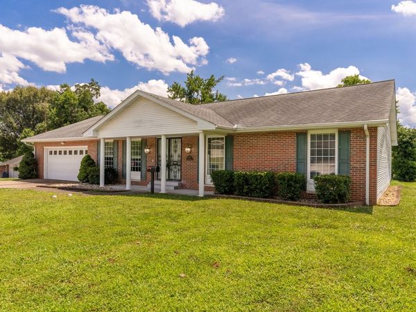 1817 State Street , Eldorado, IL 62930
