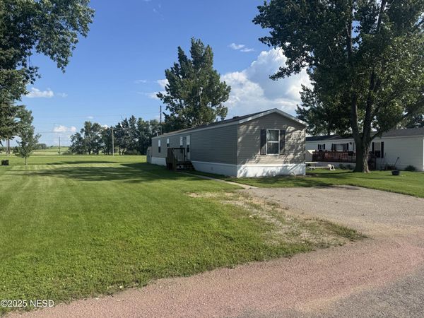 30 19TH AVENUE SW, Watertown, SD 57201