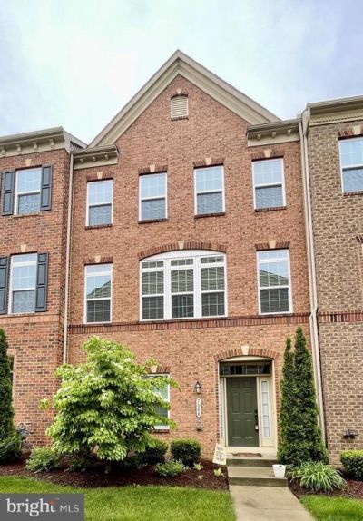 7088 Darbey Knoll Drive, Gainesville, VA 20155 Main Photo