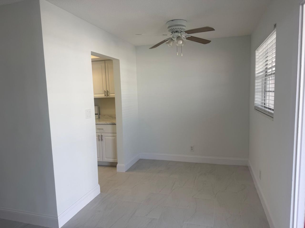 402 Lake Shore Drive, Unit 202, West Palm Beach, FL 33403 Photo