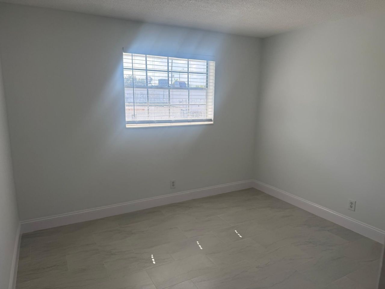 402 Lake Shore Drive, Unit 202, West Palm Beach, FL 33403 Photo