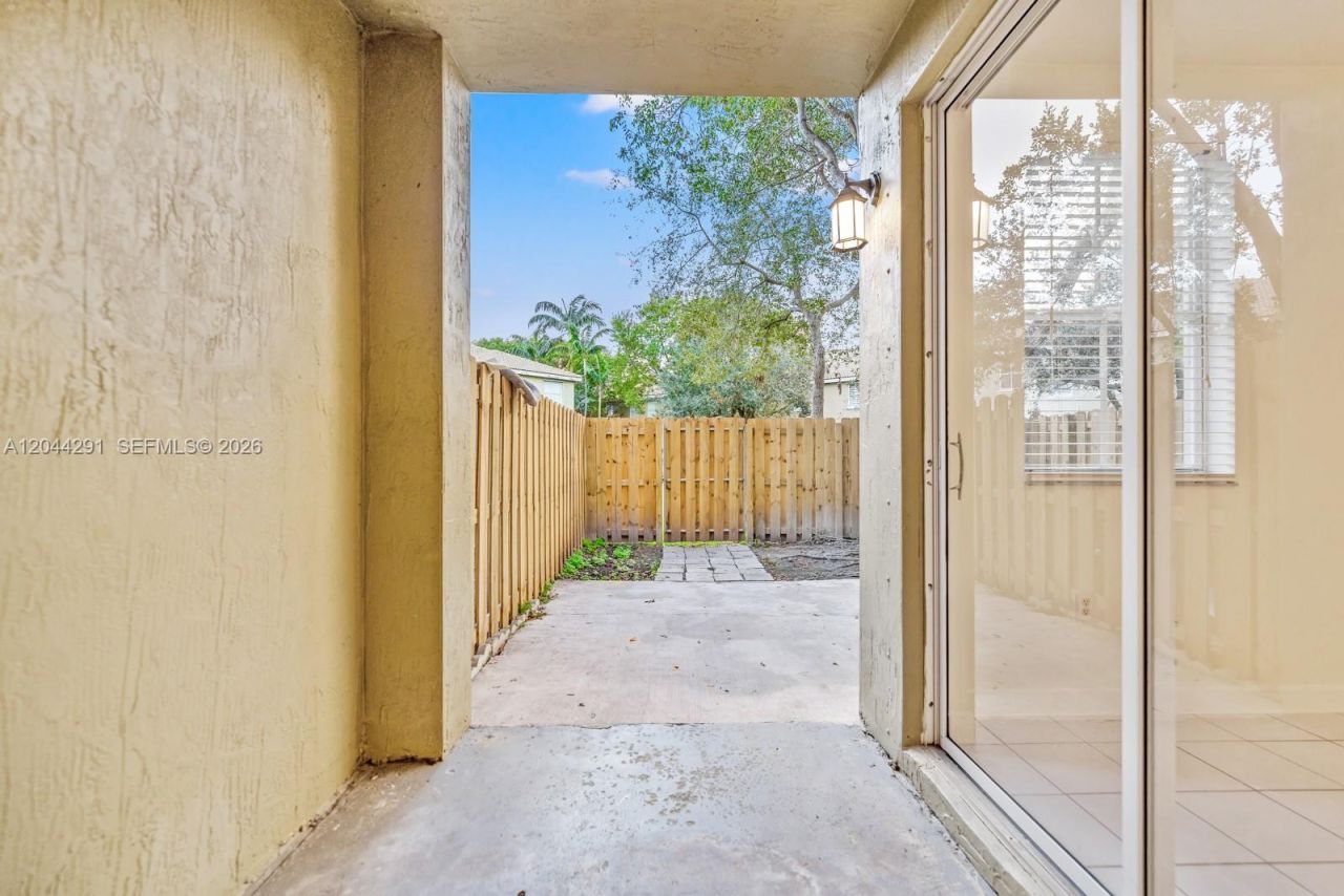 1466 SE 26th Ave, Homestead, FL 33035 Photo