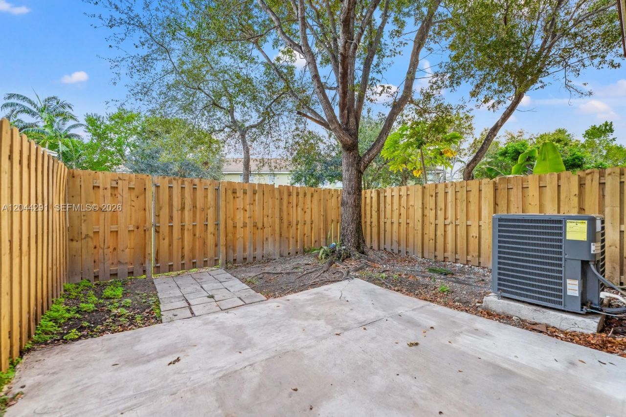1466 SE 26th Ave, Homestead, FL 33035 Photo