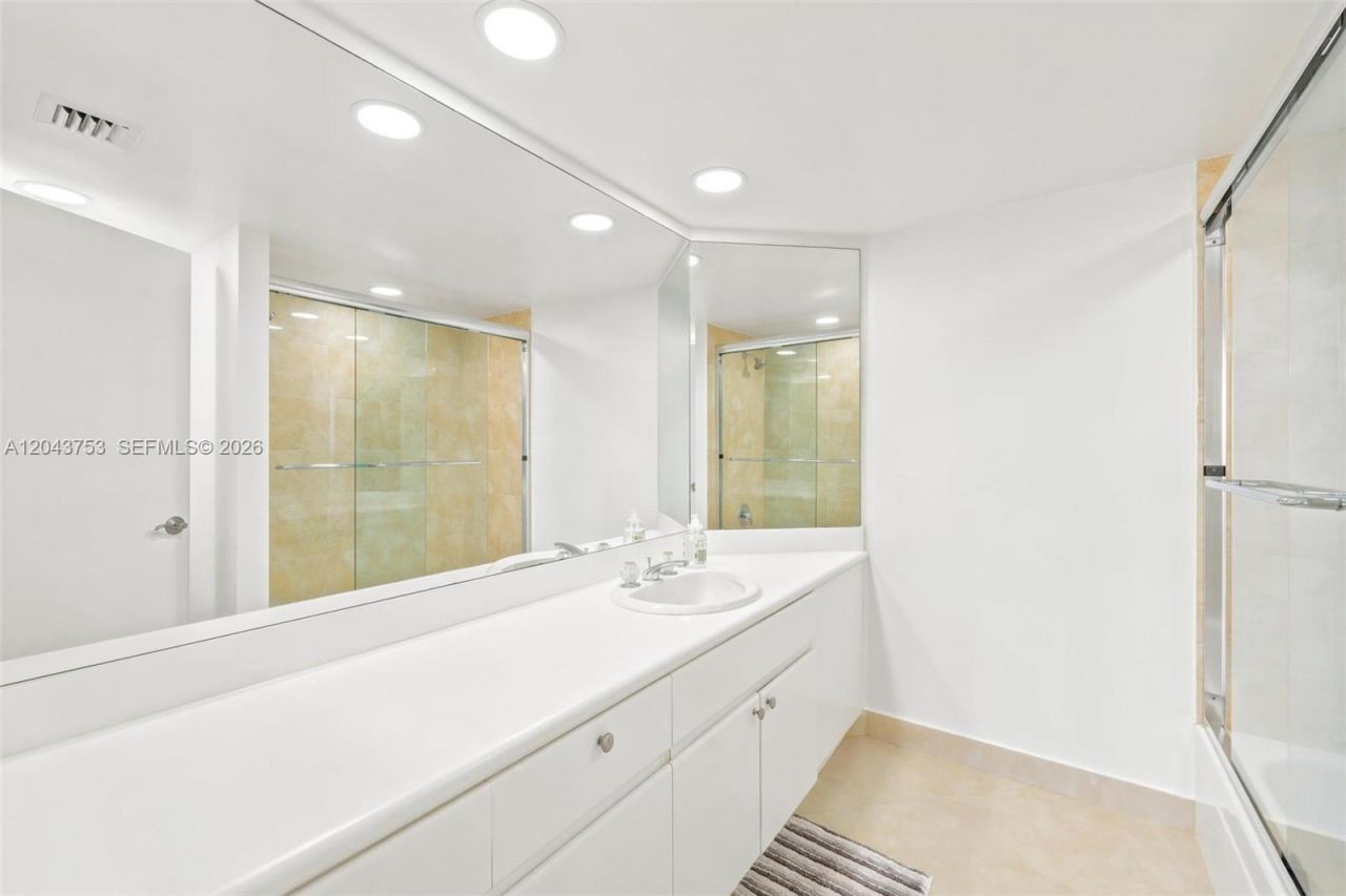 16485 Collins Ave , Unit WS6C, Sunny Isles Beach, FL 33160 Photo
