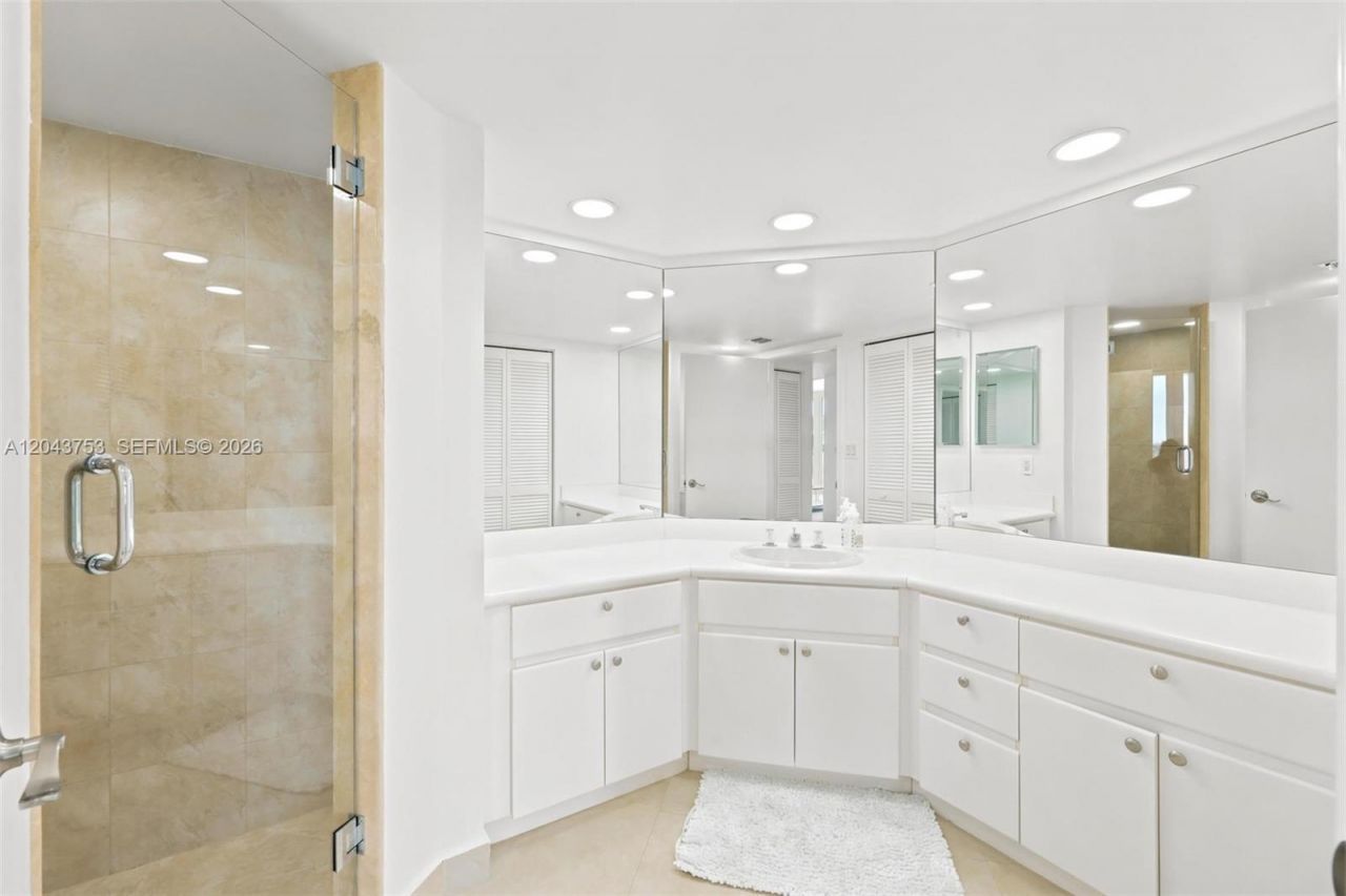 16485 Collins Ave , Unit WS6C, Sunny Isles Beach, FL 33160 Photo