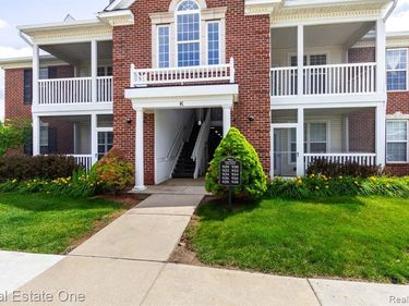 934 W Summerfield Glen Circle, Scio Twp, MI 48103