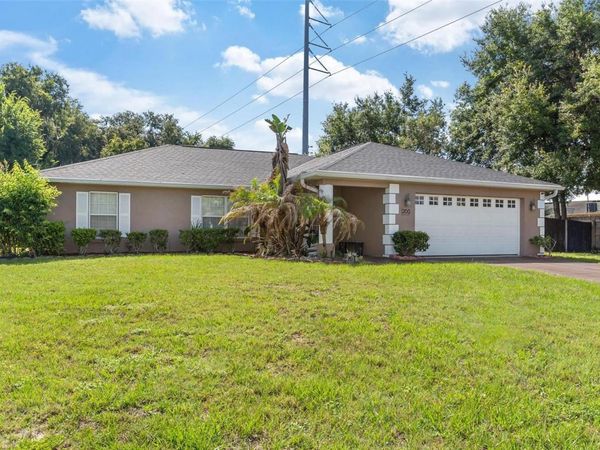 200 WATERS EDGE DRIVE , LEESBURG, FL 34748