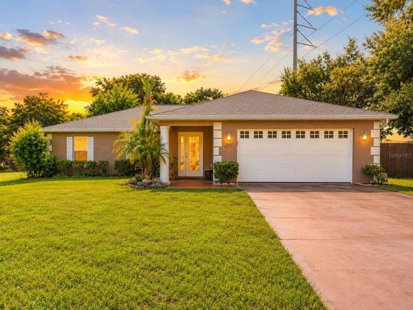 200 WATERS EDGE DRIVE , LEESBURG, FL 34748