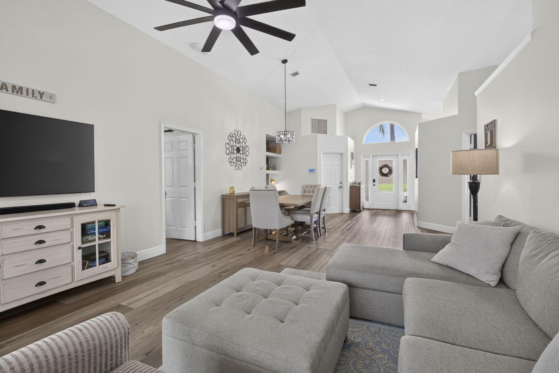 120 Saratoga Boulevard E, Royal Palm Beach, FL 33411 Photo