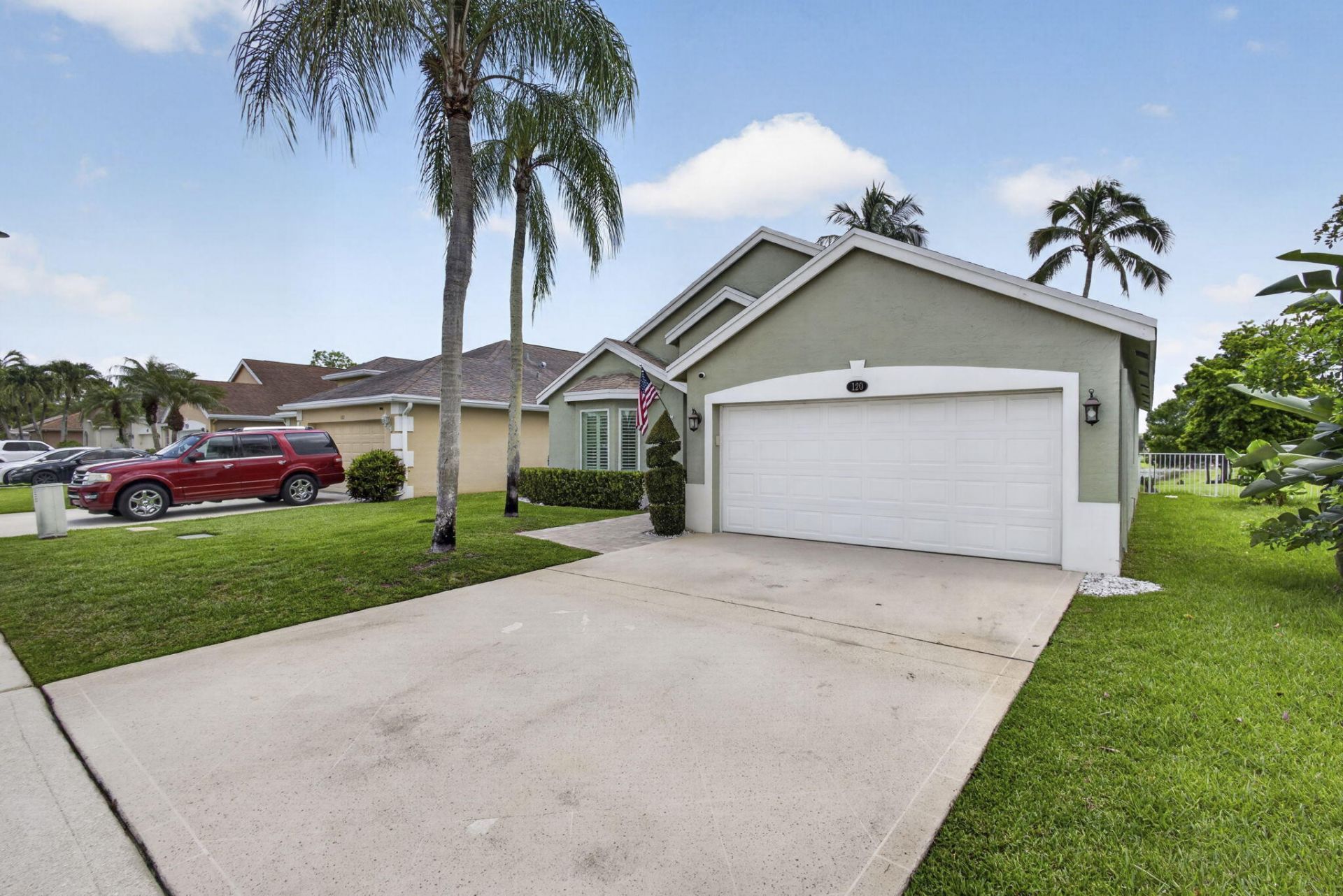 120 Saratoga Boulevard E, Royal Palm Beach, FL 33411 Photo