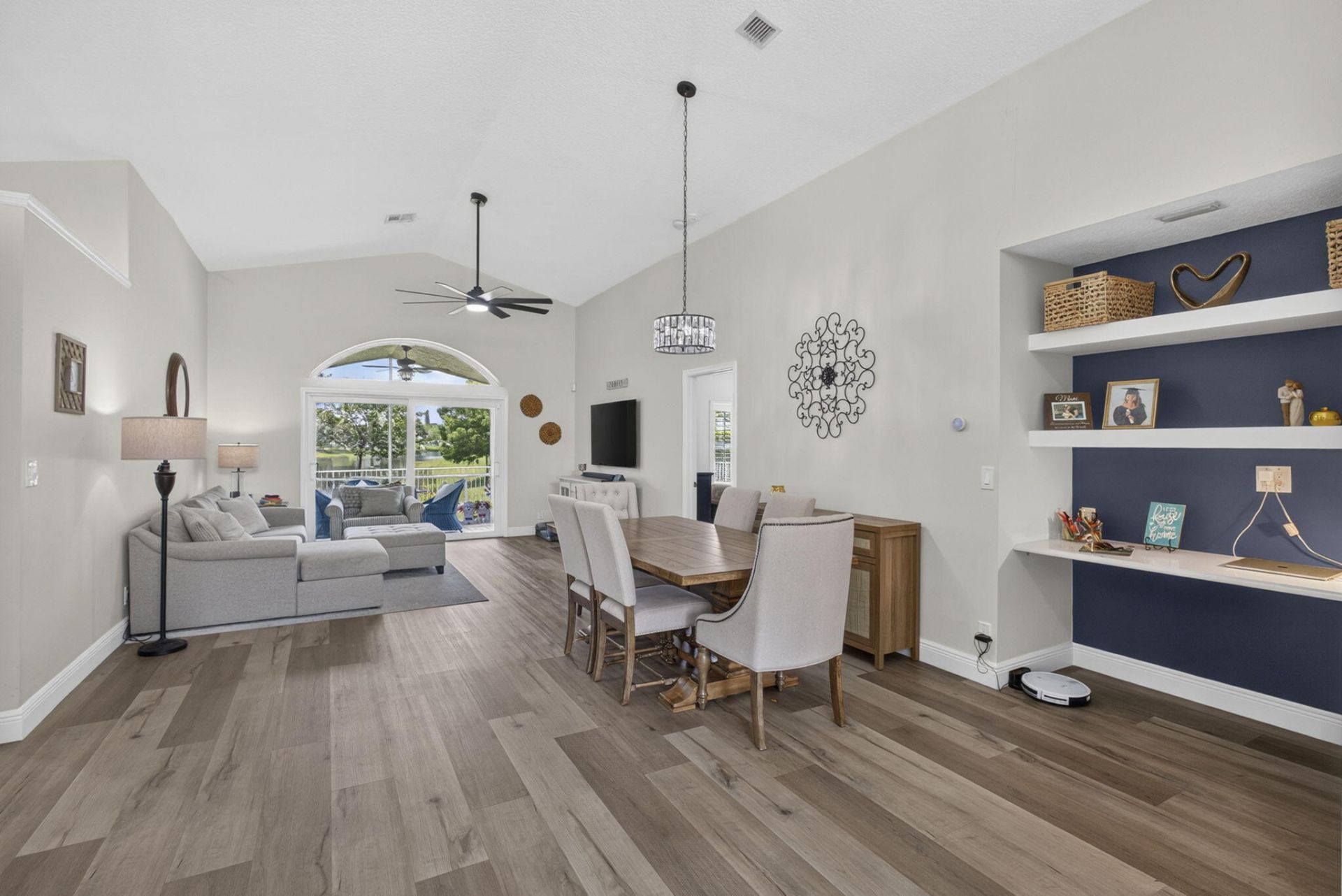 120 Saratoga Boulevard E, Royal Palm Beach, FL 33411 Photo