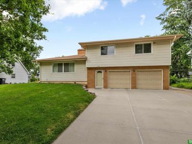 3612 S 106th Street, Omaha, NE 68124