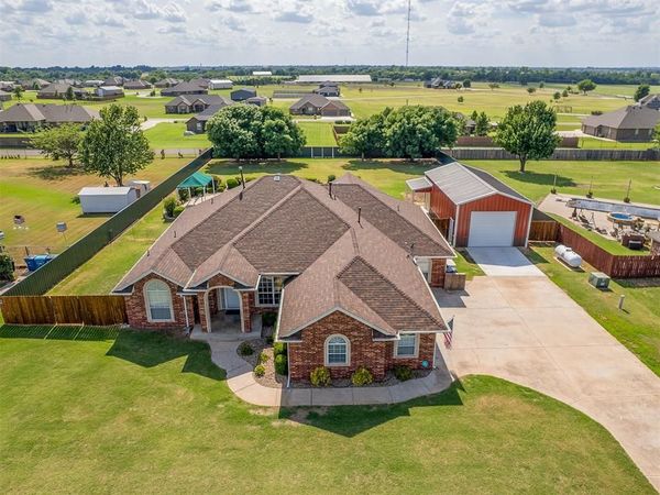 809 Grandview Rd , Tuttle, OK 73089