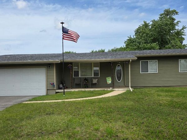 415 Saginaw Drive , Valparaiso, IN 46385