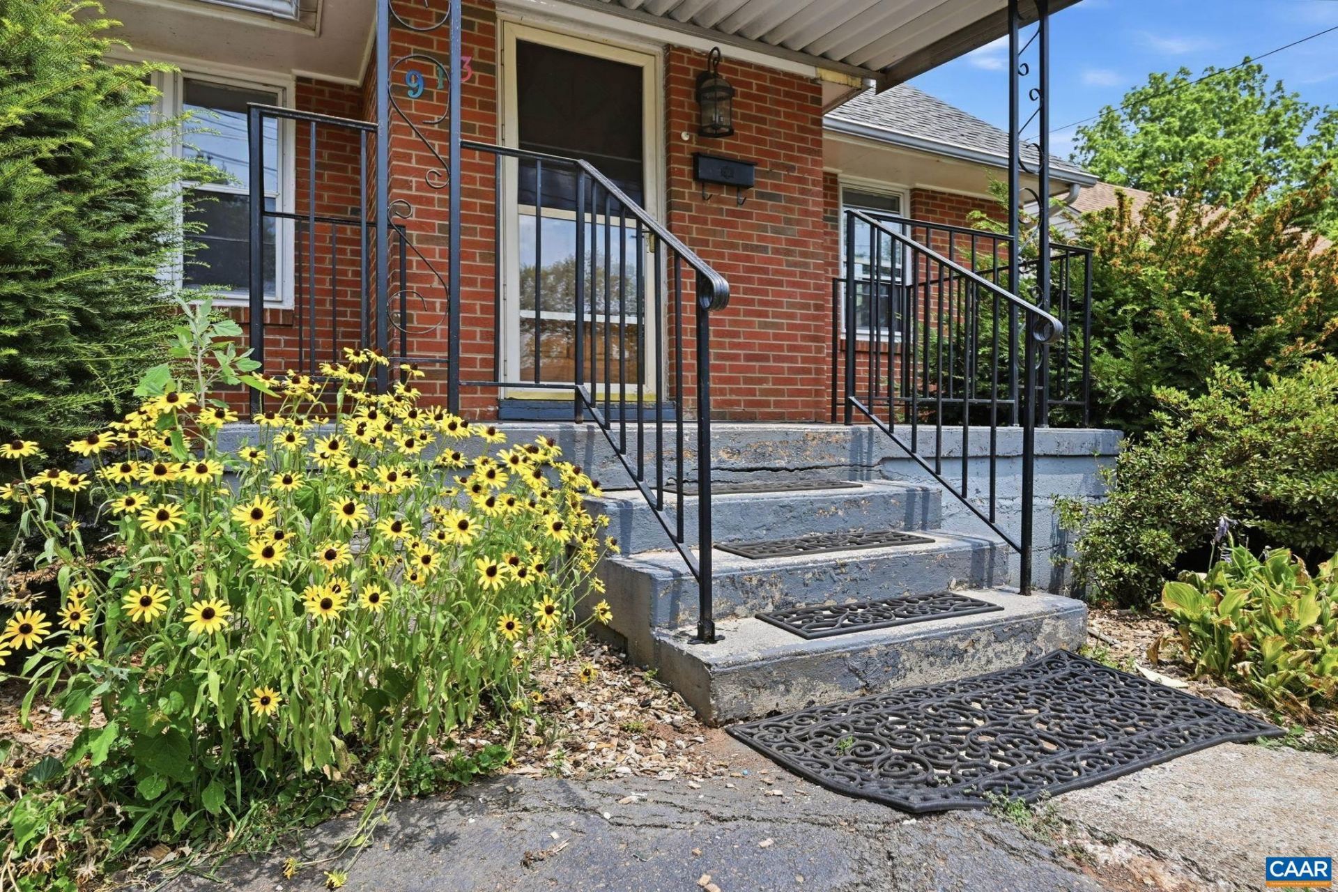 913 Druid Ave, Charlottesville, VA 22902 Main Photo