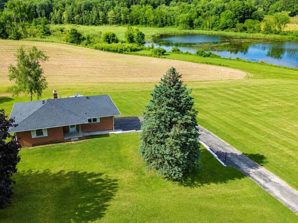 18100 English Road, Manchester, MI 48158